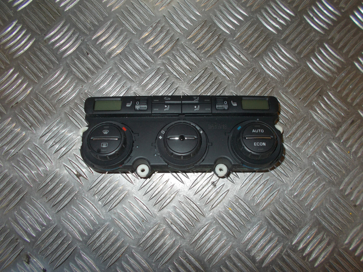 Skoda Octavia Varmeregulering Med OEM Nr. 1Z0907044AC Fra Skoda Ophugger