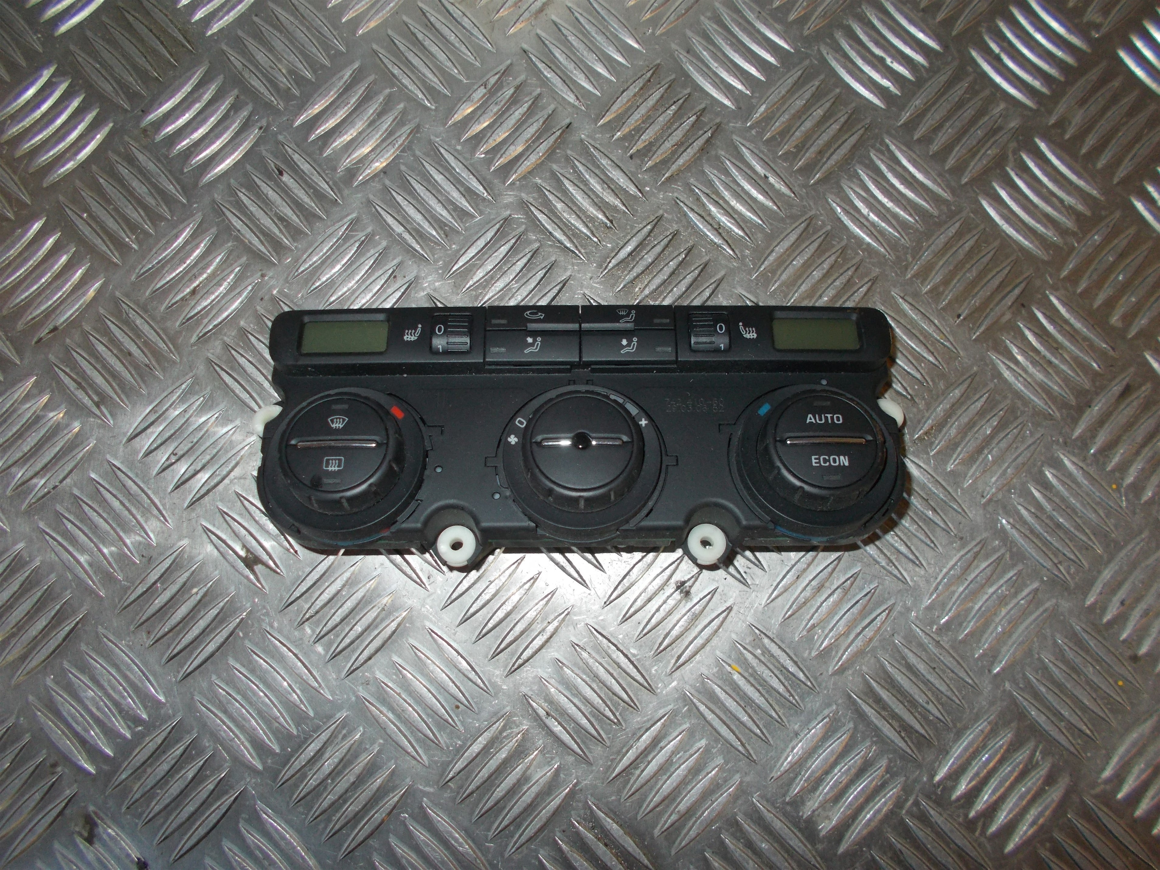 Skoda Octavia Varmeregulering Med OEM Nr. 1Z0907044AC Fra Skoda Ophugger