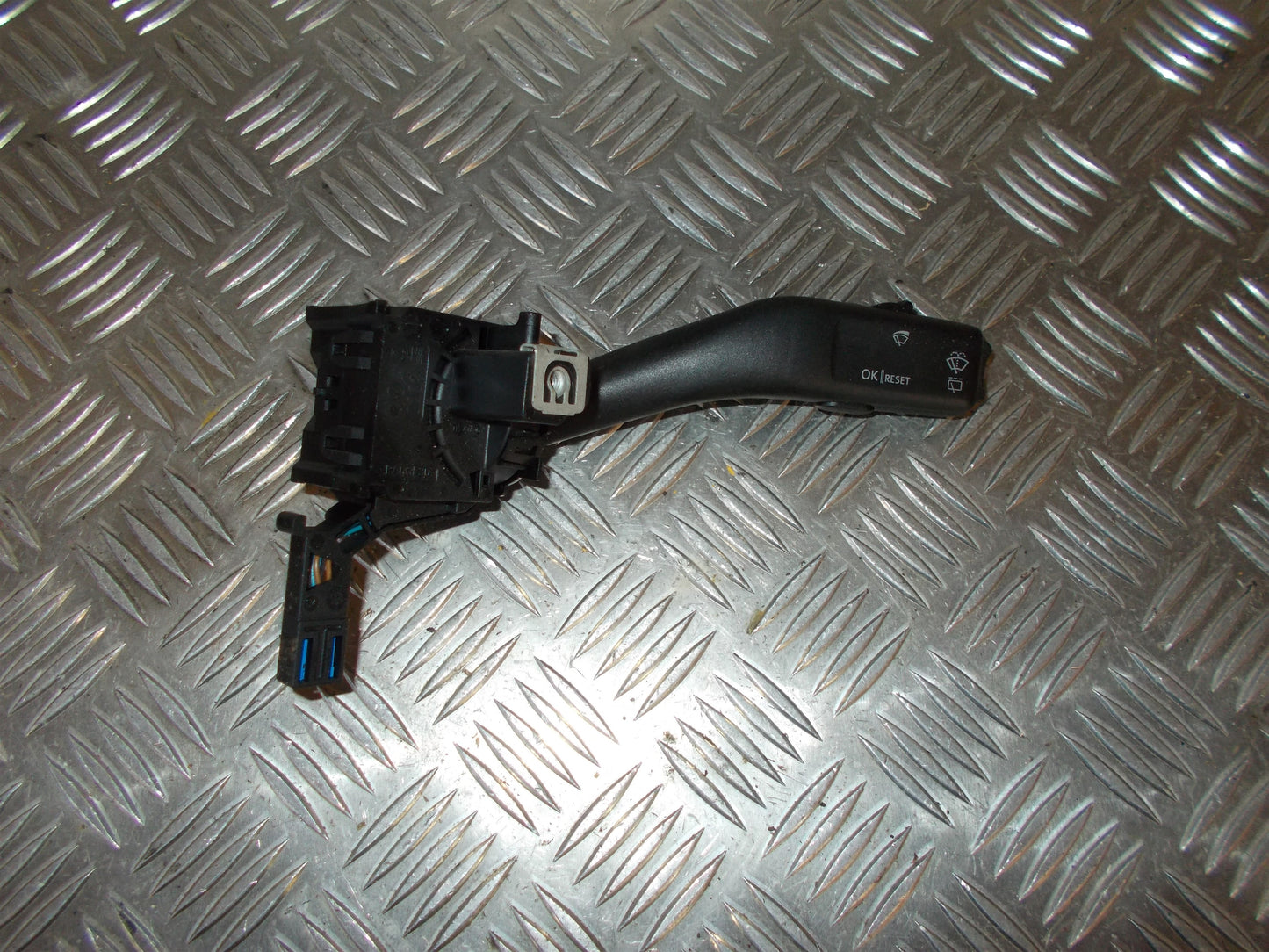 Skoda Octavia Kontakt Visker Med OEM Nr. 1K0953519A Fra Skoda Ophugger