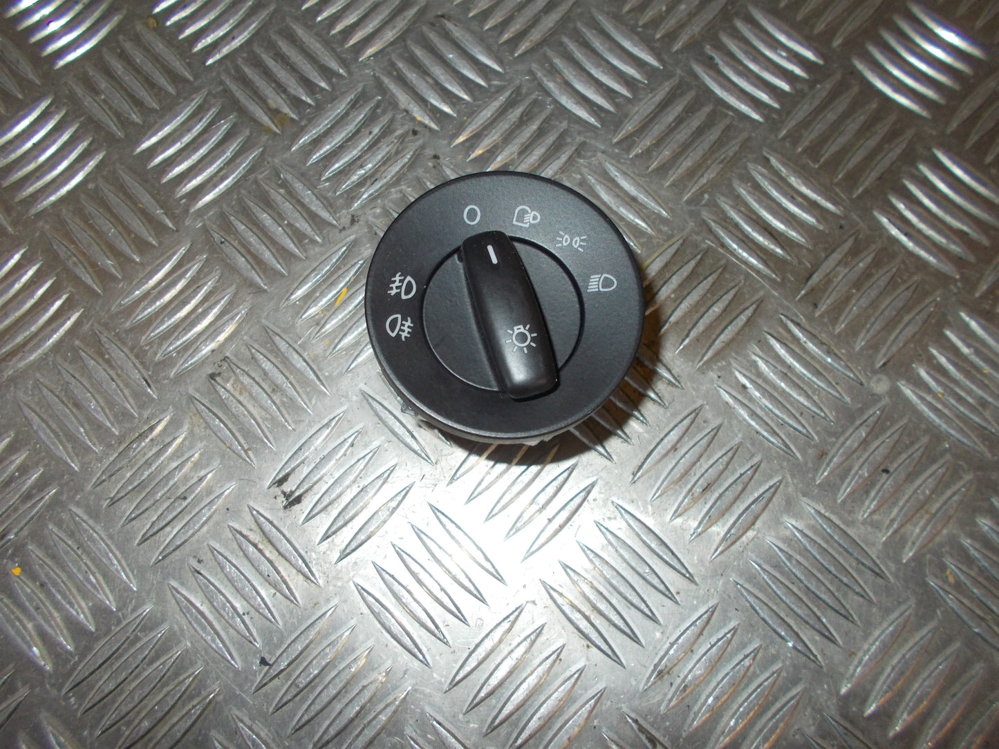 Skoda Octavia Kontakt Lys Med OEM Nr. 1Z0941431A Fra Skoda Ophugger