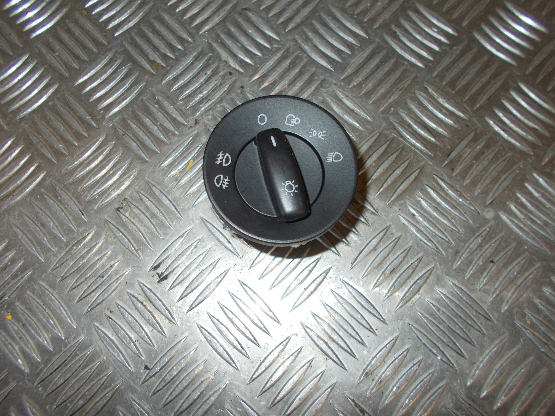 Skoda Octavia Kontakt Lys Med OEM Nr. 1Z0941431A Fra Skoda Ophugger