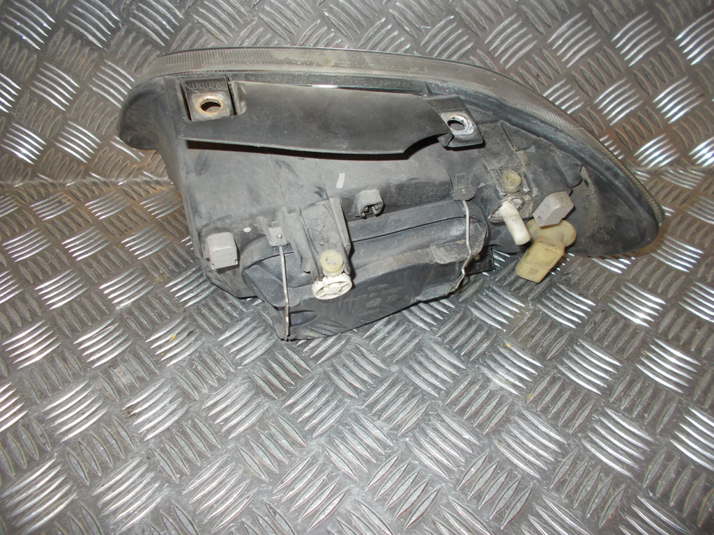Seat Cordoba Forlygte Med OEM Nr. 6K1941044A Fra Seat Ophugger