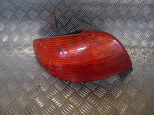 Peugeot 206 Baglygte Med OEM Nr. Ophugger Fra Peugeot Ophugger