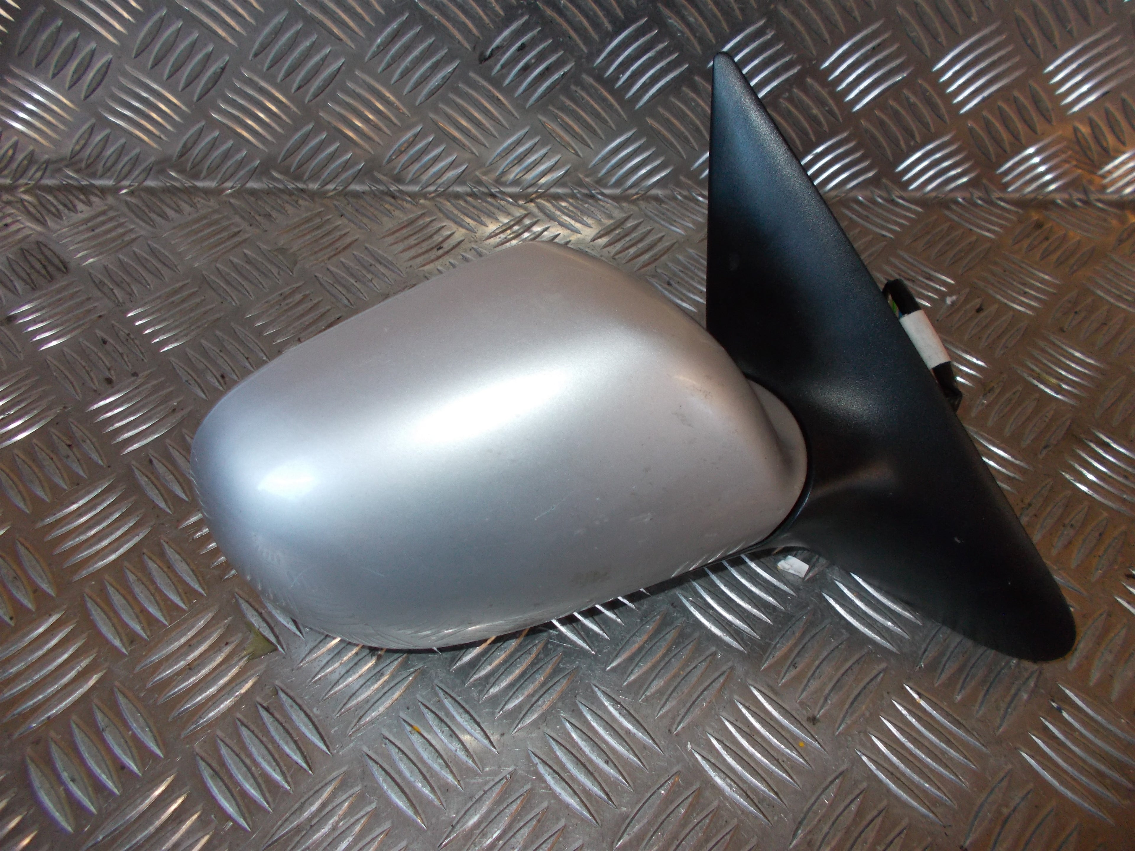 Skoda Octavia Sidespejl Med OEM Nr. 1U1857502M Fra Skoda Ophugger