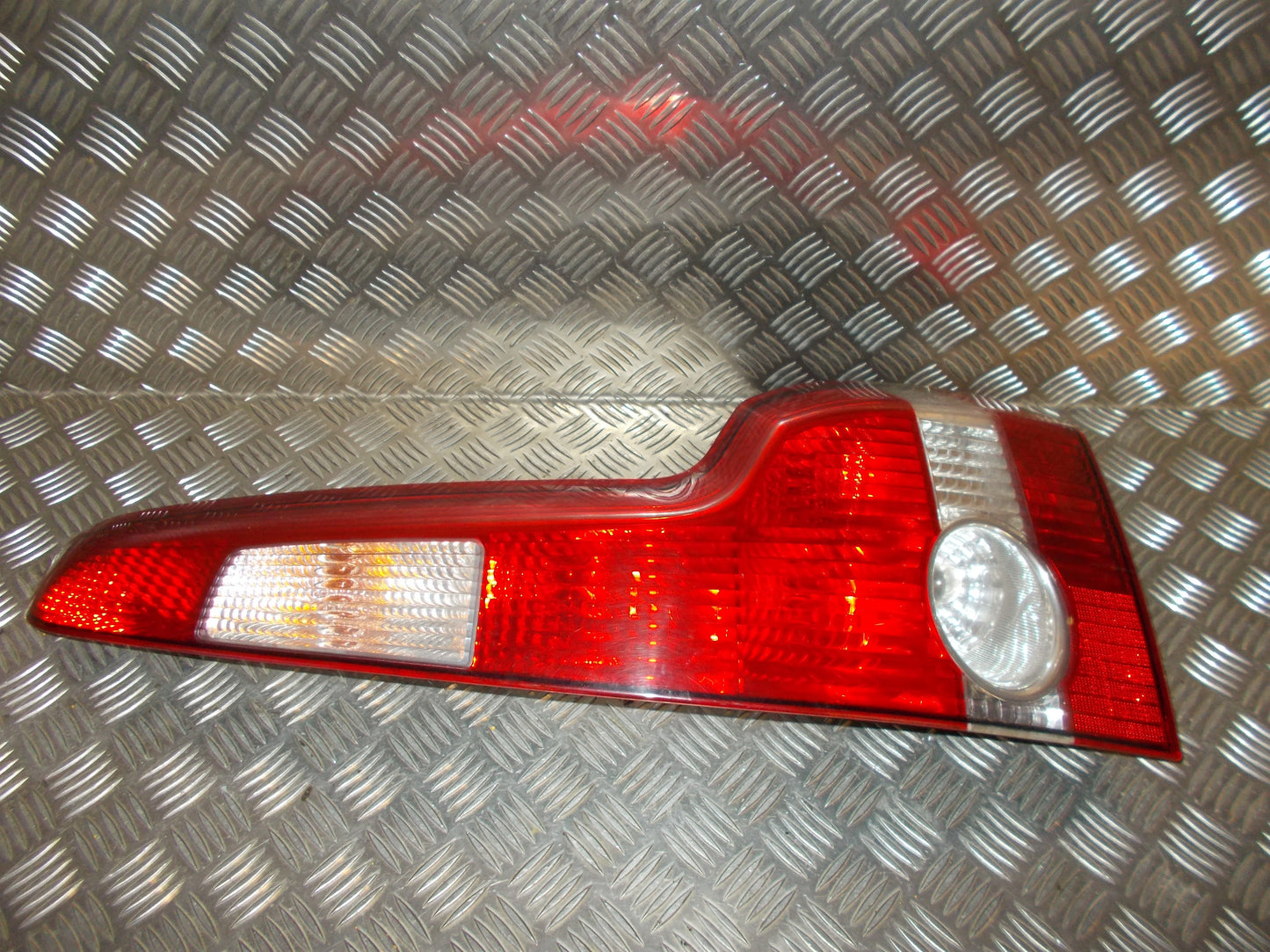 Volvo S40/V50 Baglygte Med OEM Nr. 30678748 Fra Volvo Ophugger
