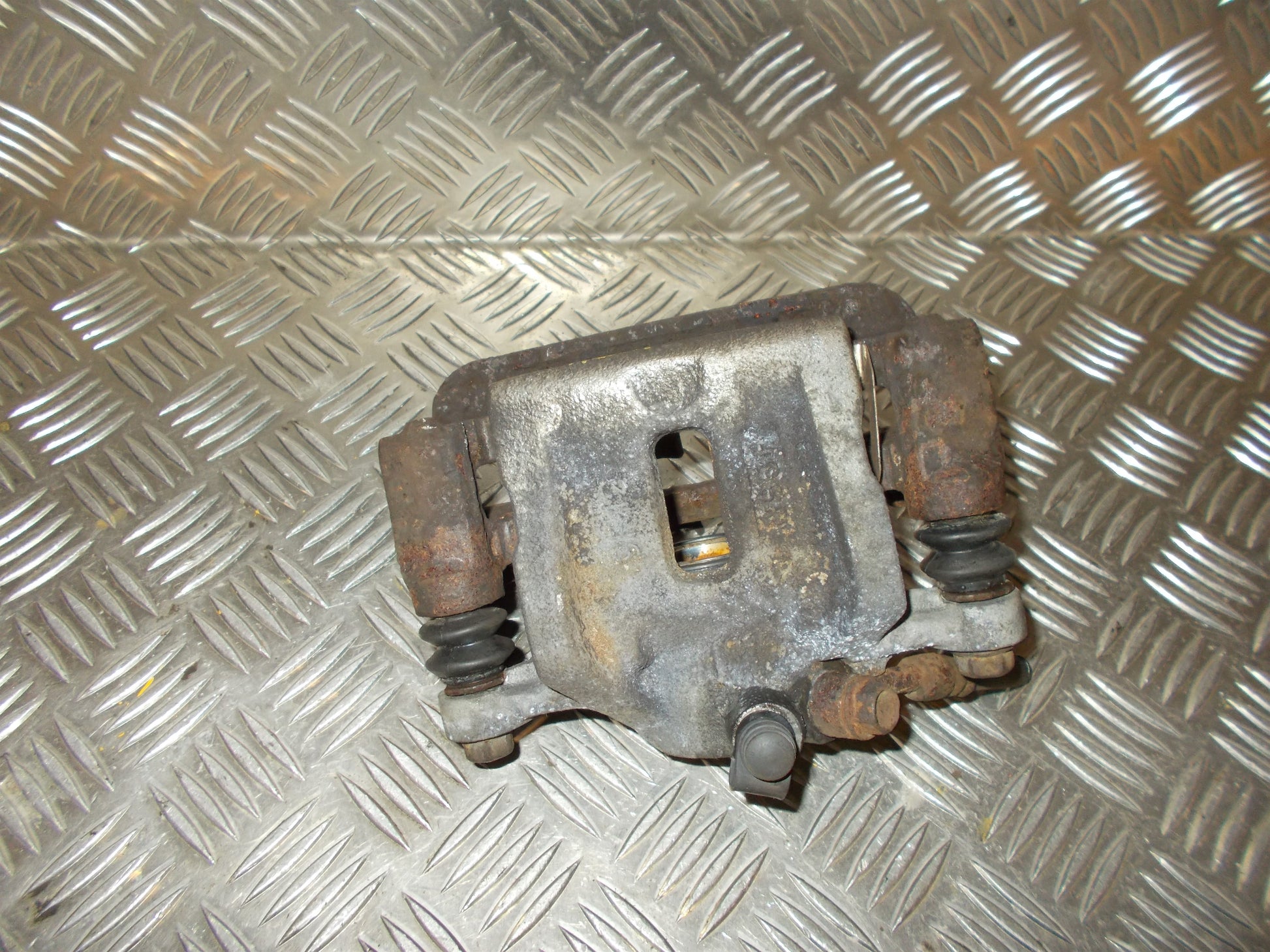 Kia Carnival Bremsekaliber VB Med OEM Nr. Ophugger Fra Kia Ophugger