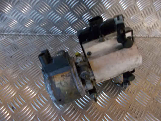 Citroen C5 Niveaureg. Pumpe Med OEM Nr. 9636713880 Fra Citroen Ophugger