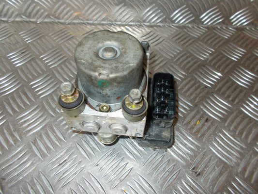 Toyota Yaris Jap. Abs Pumpe Med OEM Nr. 8954152110 Fra Toyota Ophugger