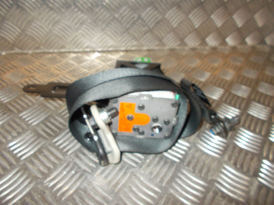 Suzuki Splash Sikkerhedsseler For Med OEM Nr. 8492051K00 Fra Suzuki Ophugger
