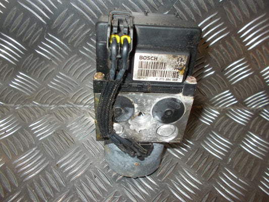 Kia Sorento Abs Pumpe Med OEM Nr. 0273004660 Fra Kia Ophugger