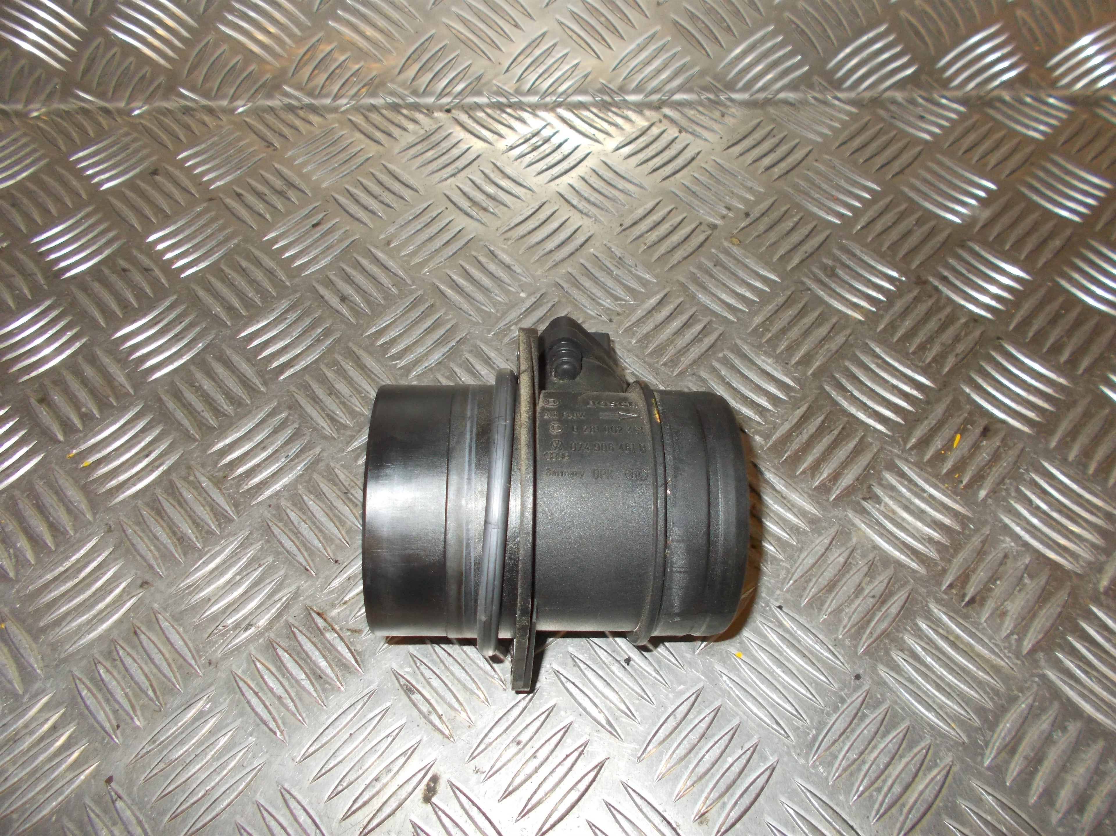 Audi A4 Luftmængdemåler Med OEM Nr. 0281002461 Fra Audi Ophugger