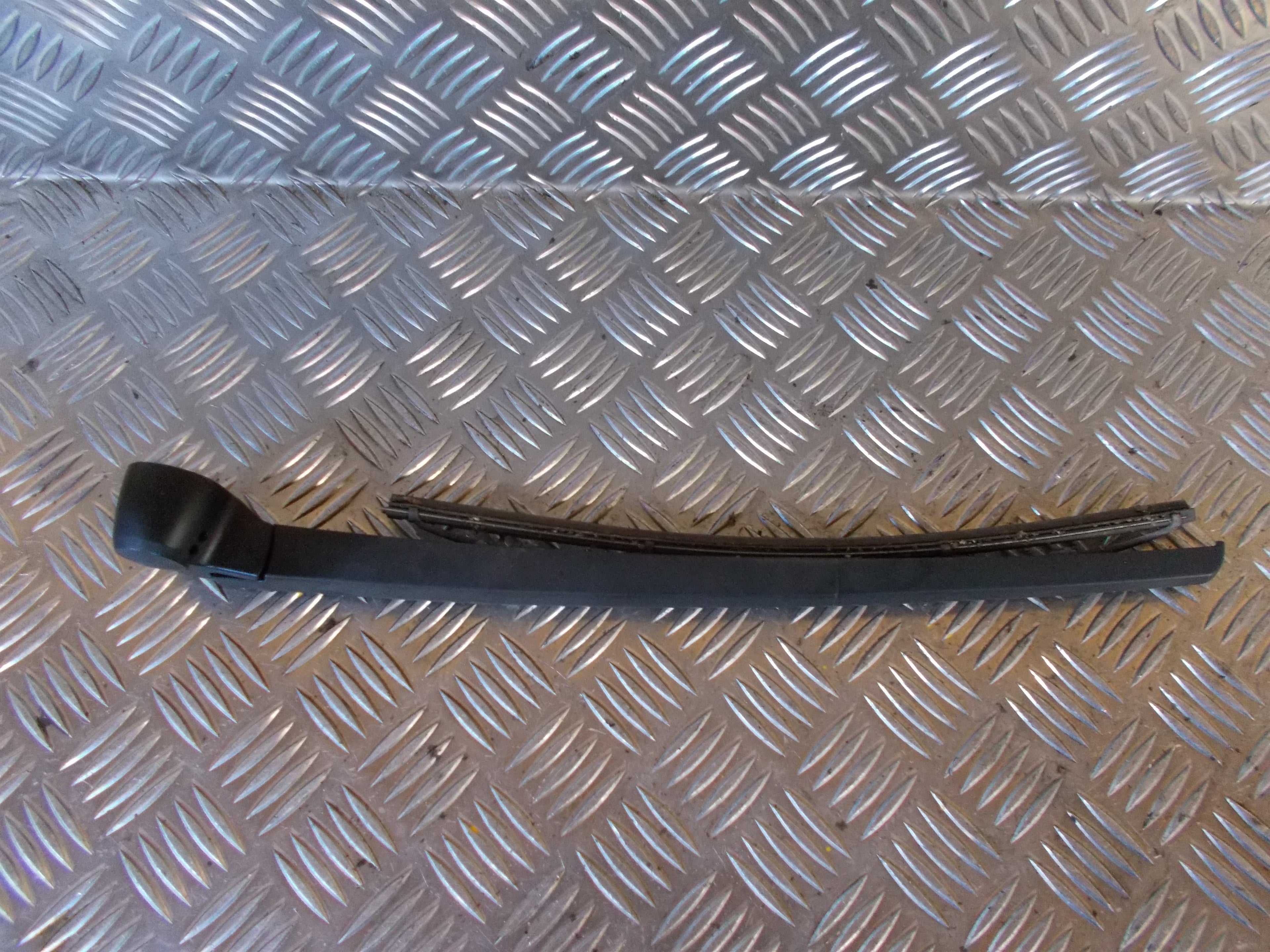 Audi A4 Viskerarm Med OEM Nr. 8E9955407C Fra Audi Ophugger
