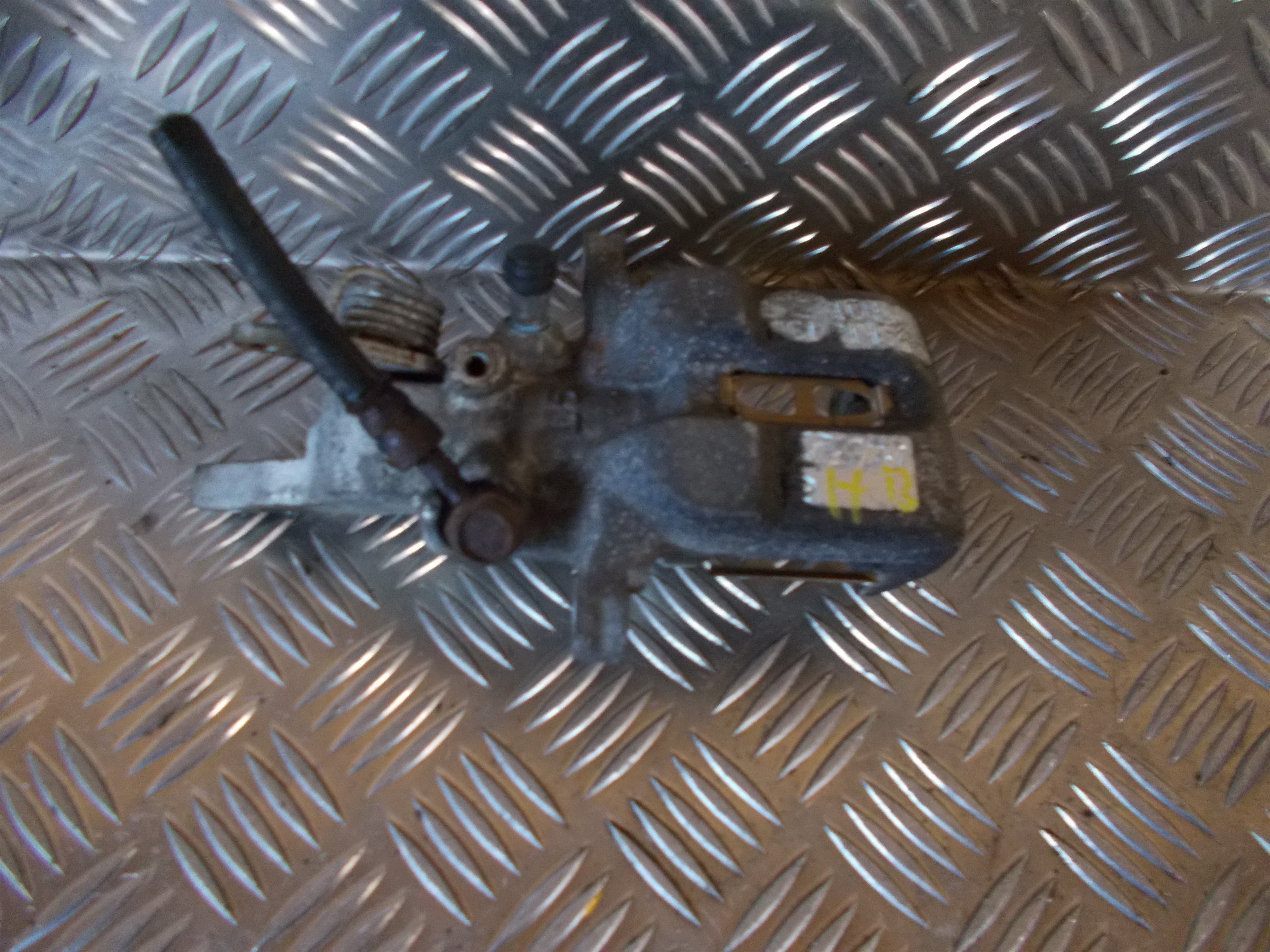 Honda Accord 4/D-5/D Ce Bremsekaliber Hb Med OEM Nr. Ophugger Fra Honda Ophugger