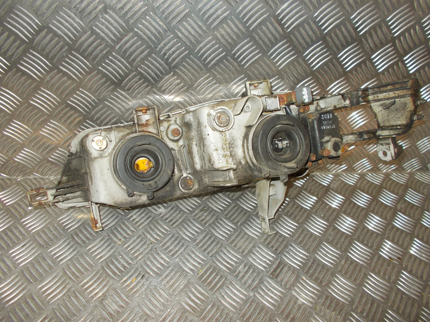 Honda Accord 4/D-5/D CE Forlygte Med OEM Nr. Ophugger Fra Honda Ophugger