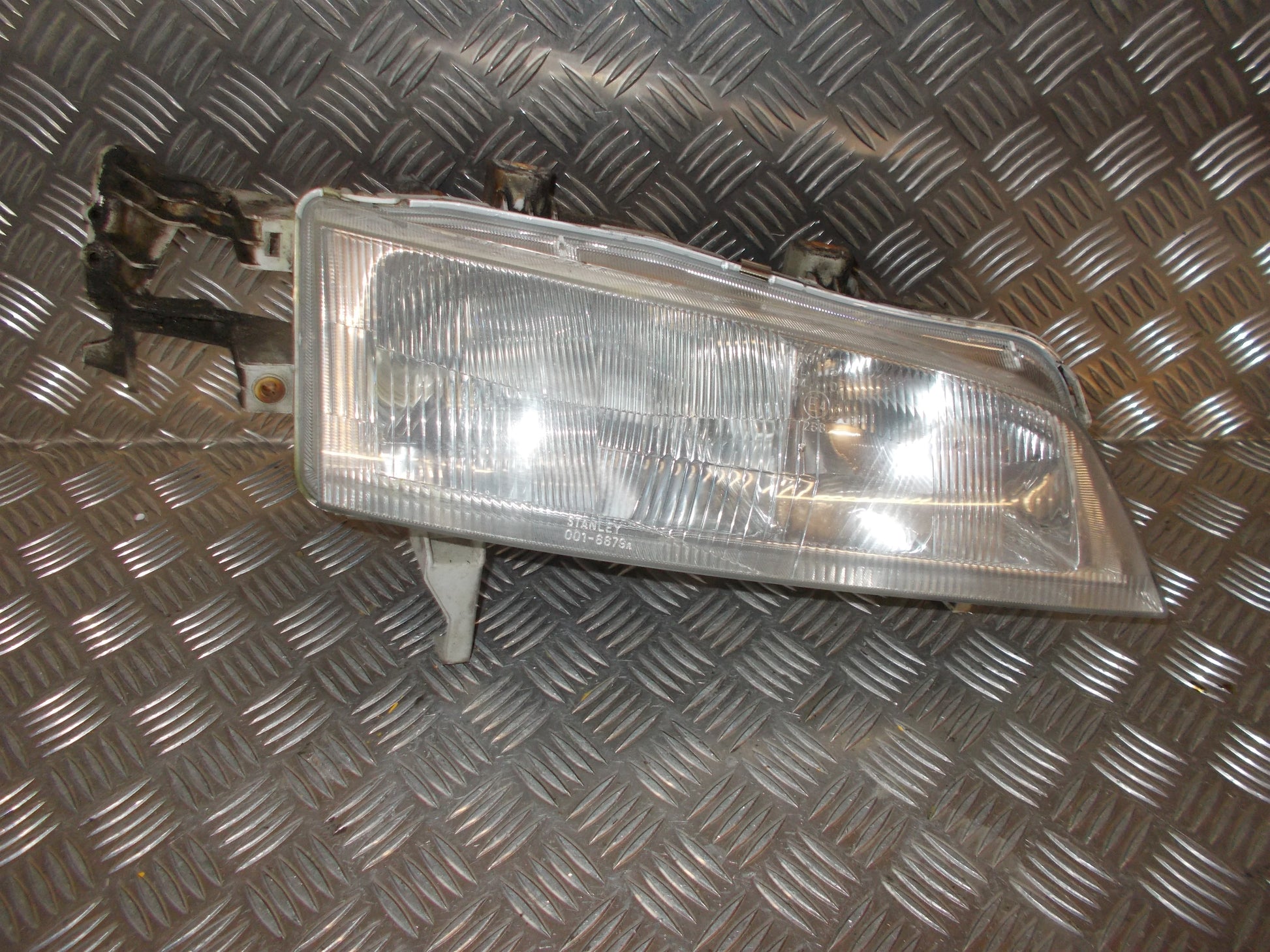 Honda Accord 4/D-5/D CE Forlygte Med OEM Nr. Ophugger Fra Honda Ophugger
