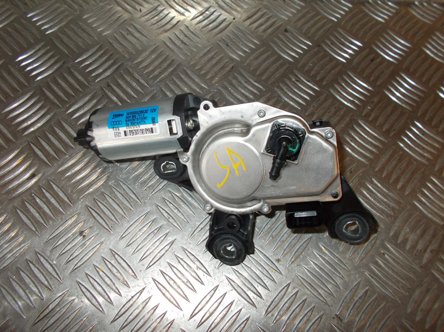 Audi Q3 Bagrudevisker Motor Med OEM Nr. 4G9955711A Fra Audi Ophugger