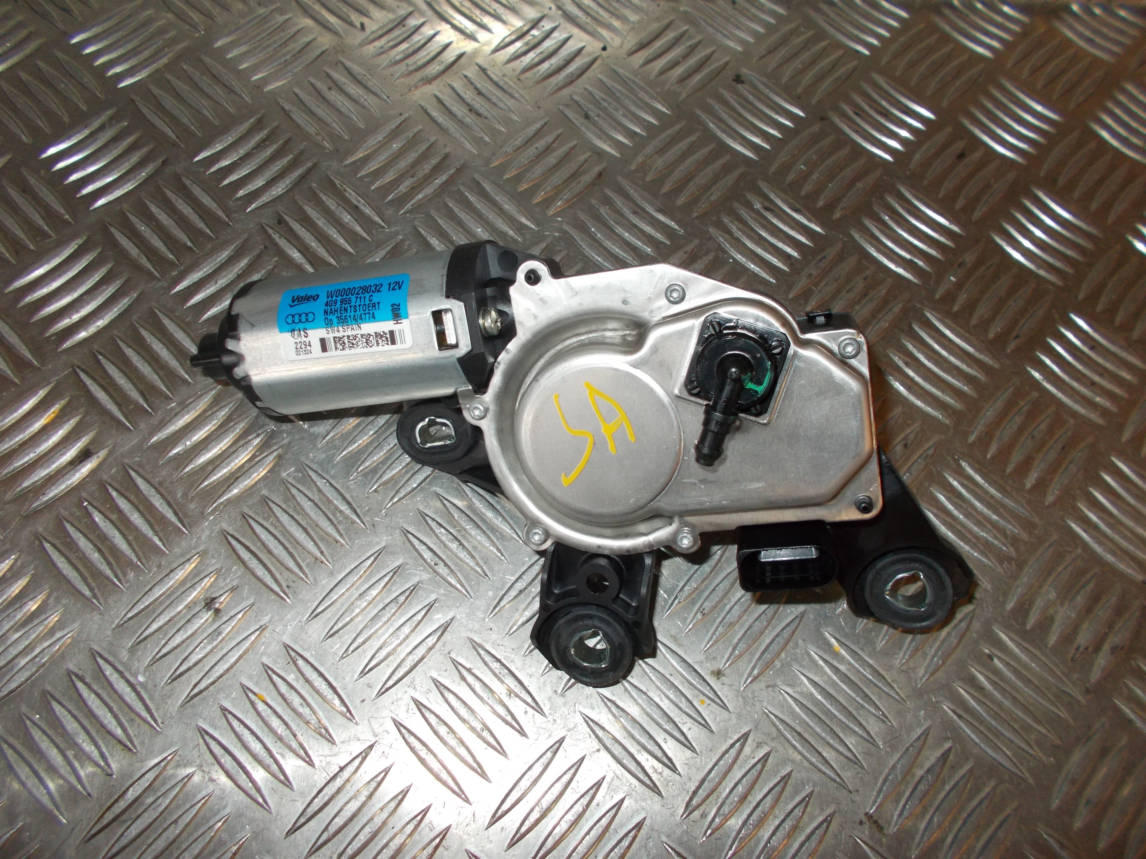 Audi Q3 Bagrudevisker Motor Med OEM Nr. 4G9955711A Fra Audi Ophugger