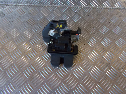 Audi Q3 8U Dørlås Med OEM Nr. 8R0827505 Fra Audi Ophugger