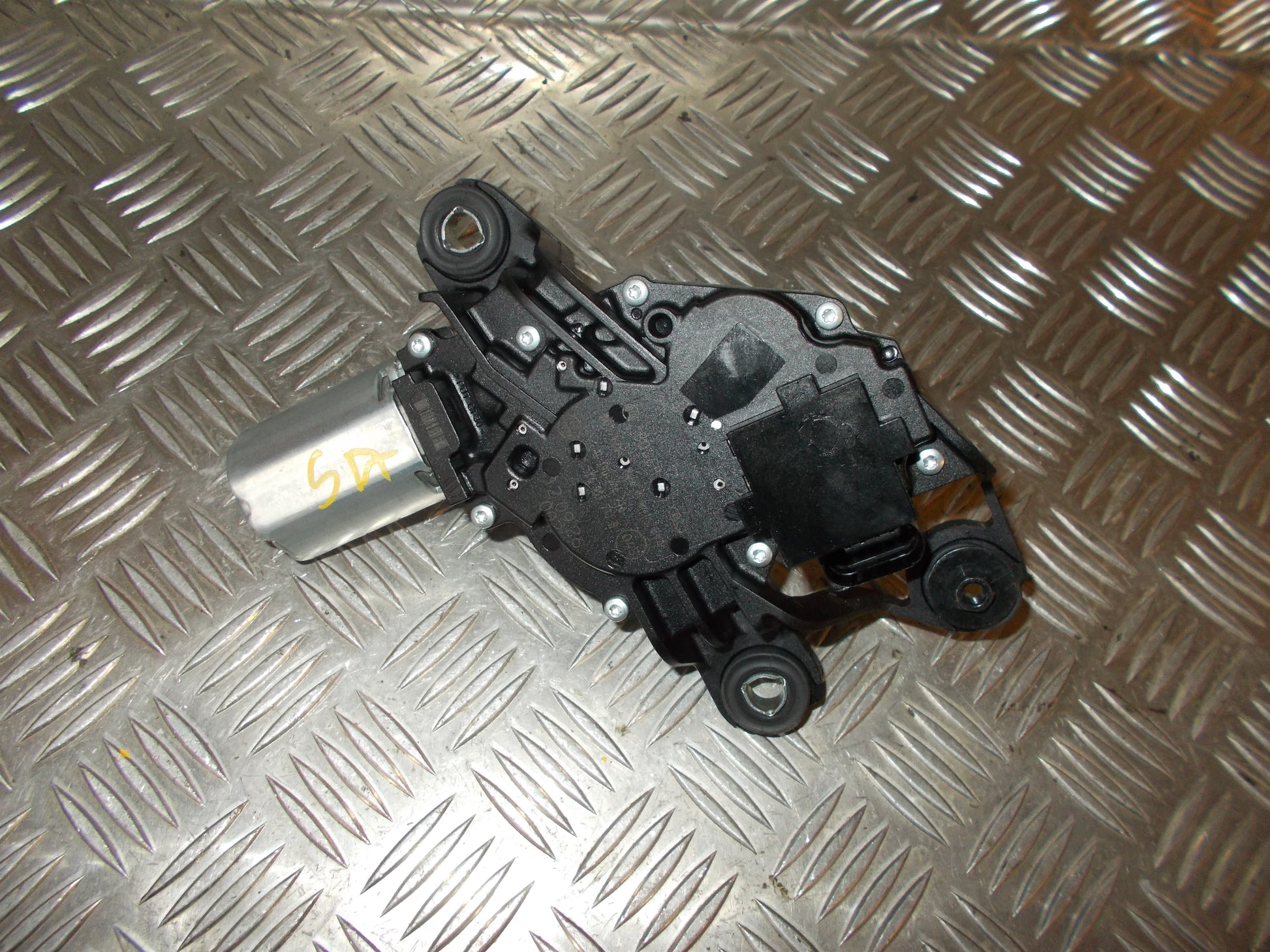 Audi Q3 Bagrudevisker Motor Med OEM Nr. 5K6955711A Fra Audi Ophugger