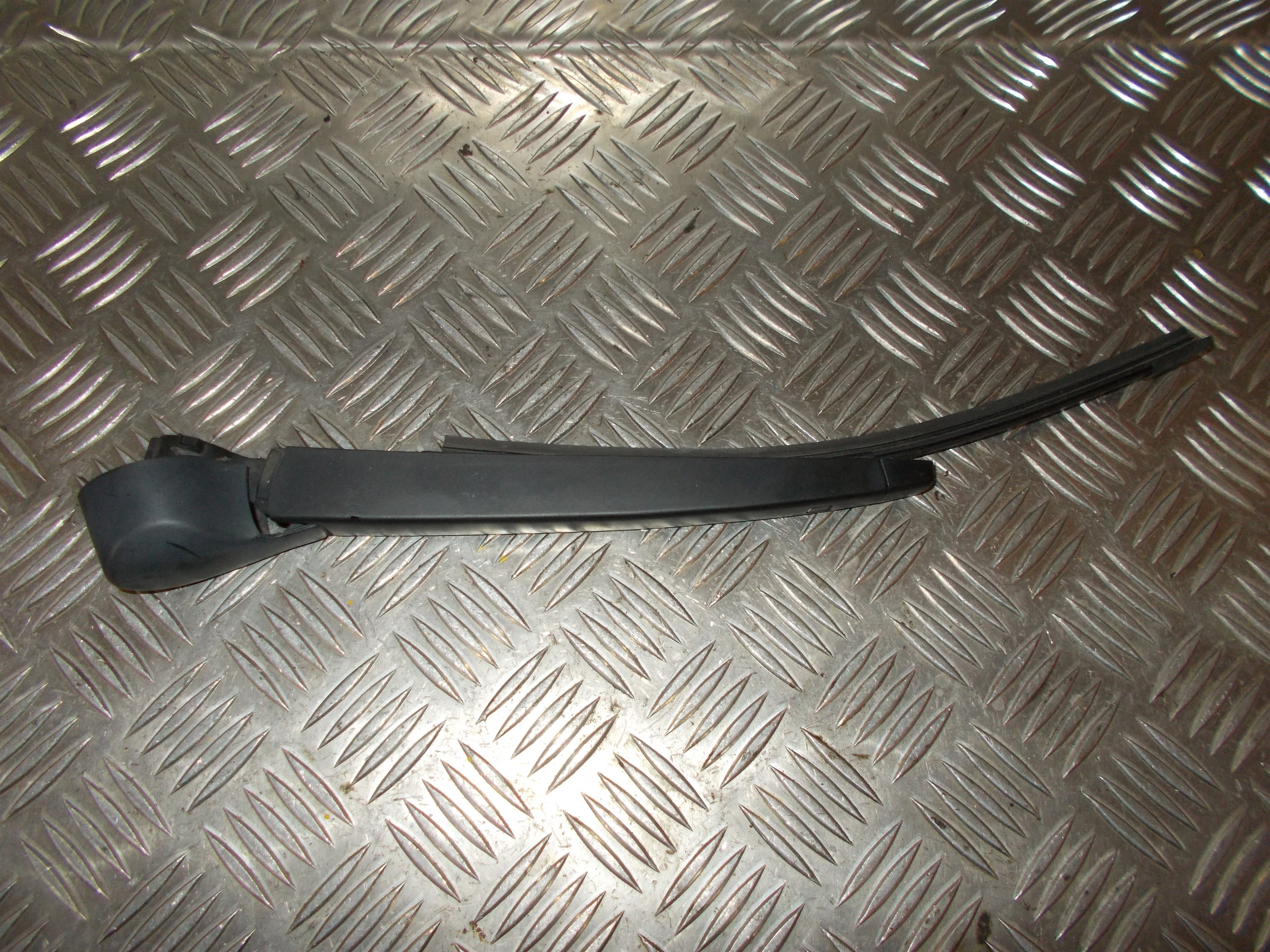 Audi Q3 Viskerarm Med OEM Nr. 6R6955707B Fra Audi Ophugger