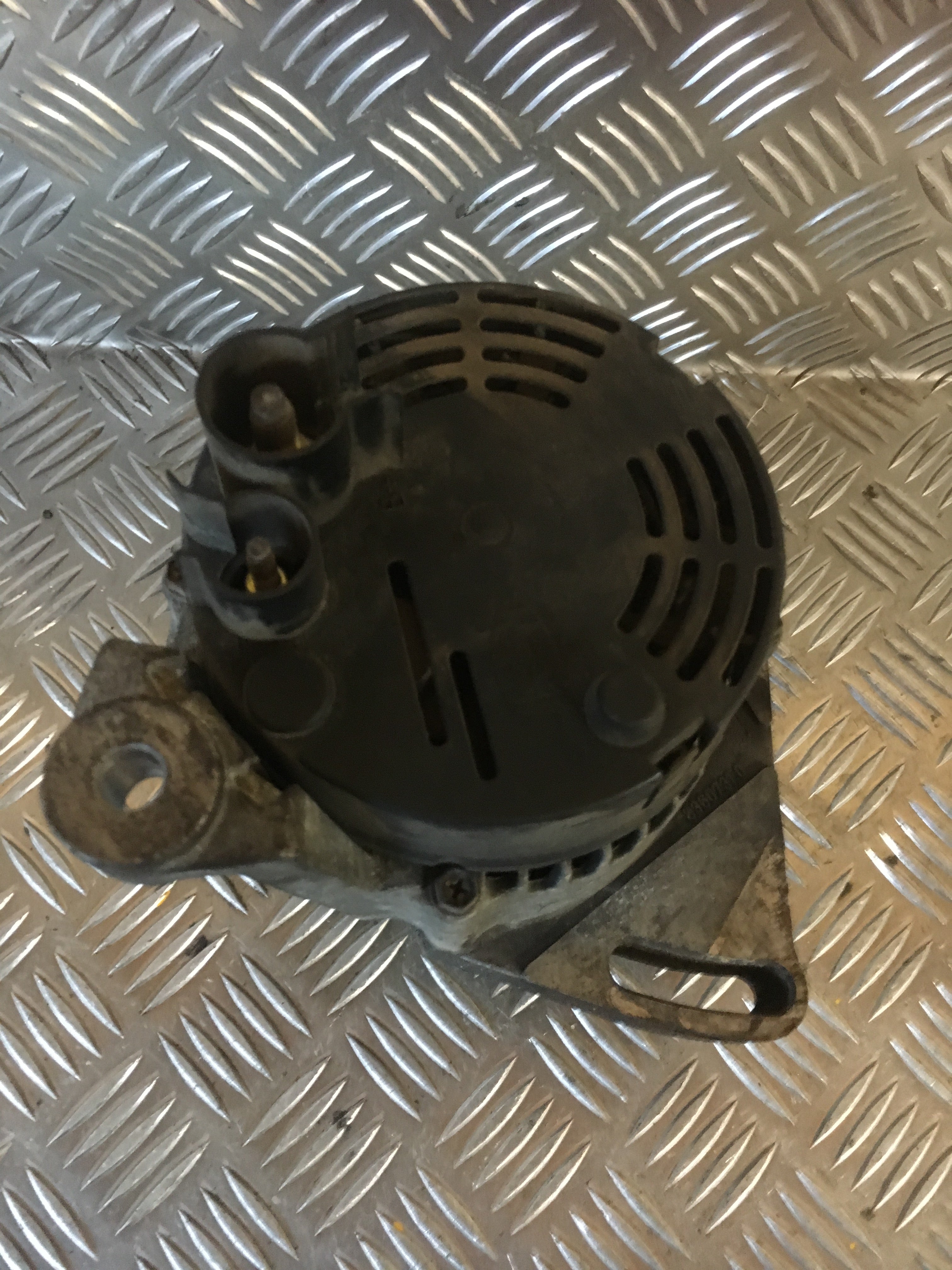 Fiat Punto III Generator Med OEM Nr. 63321712 Fra Fiat Ophugger
