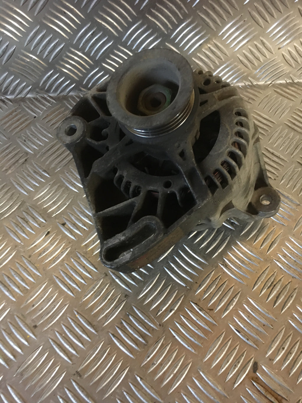 Fiat Punto III Generator Med OEM Nr. 63321712 Fra Fiat Ophugger