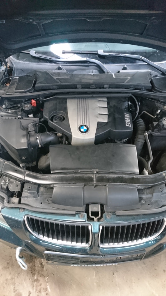 BMW 3-Serie E90/E91/E92 Pluk-Selv-Bil Med OEM Nr. Ophugger Fra BMW Ophugger