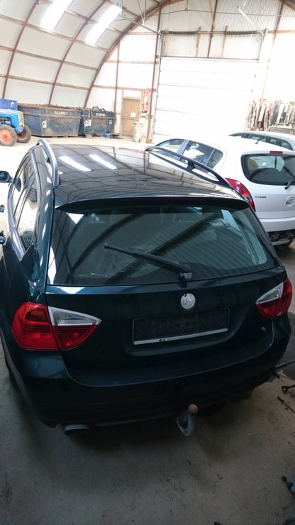 BMW 3-Serie E90/E91/E92 Pluk-Selv-Bil Med OEM Nr. Ophugger Fra BMW Ophugger