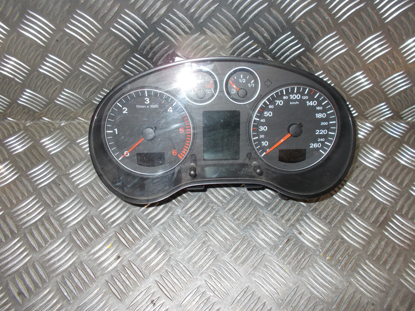 Audi A3 Speedometer - Instrument Med OEM Nr. 8P0920930R Fra Audi Ophugger