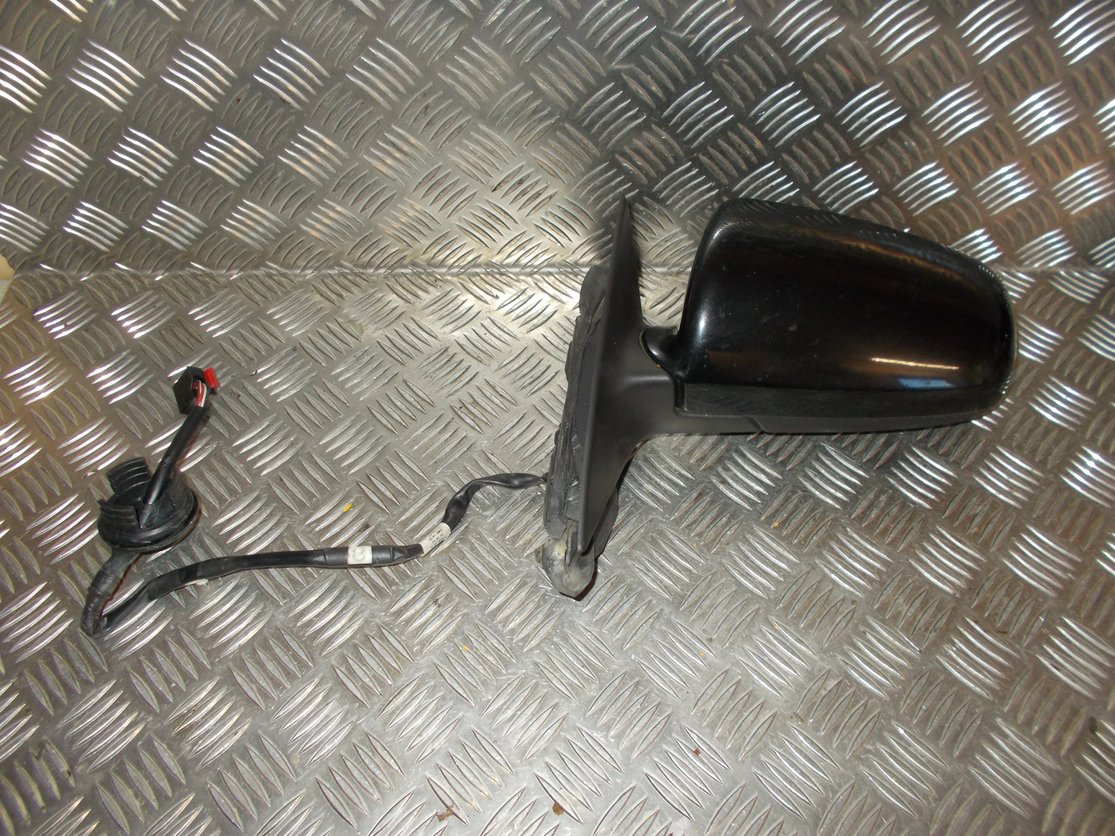 Audi A3 Sidespejl Med OEM Nr. 8P1858531G Fra Audi Ophugger