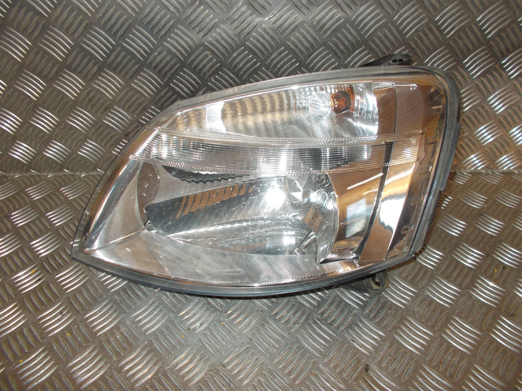 Citroen Berlingo Forlygte Med OEM Nr. 6204AX Fra Citroen Ophugger
