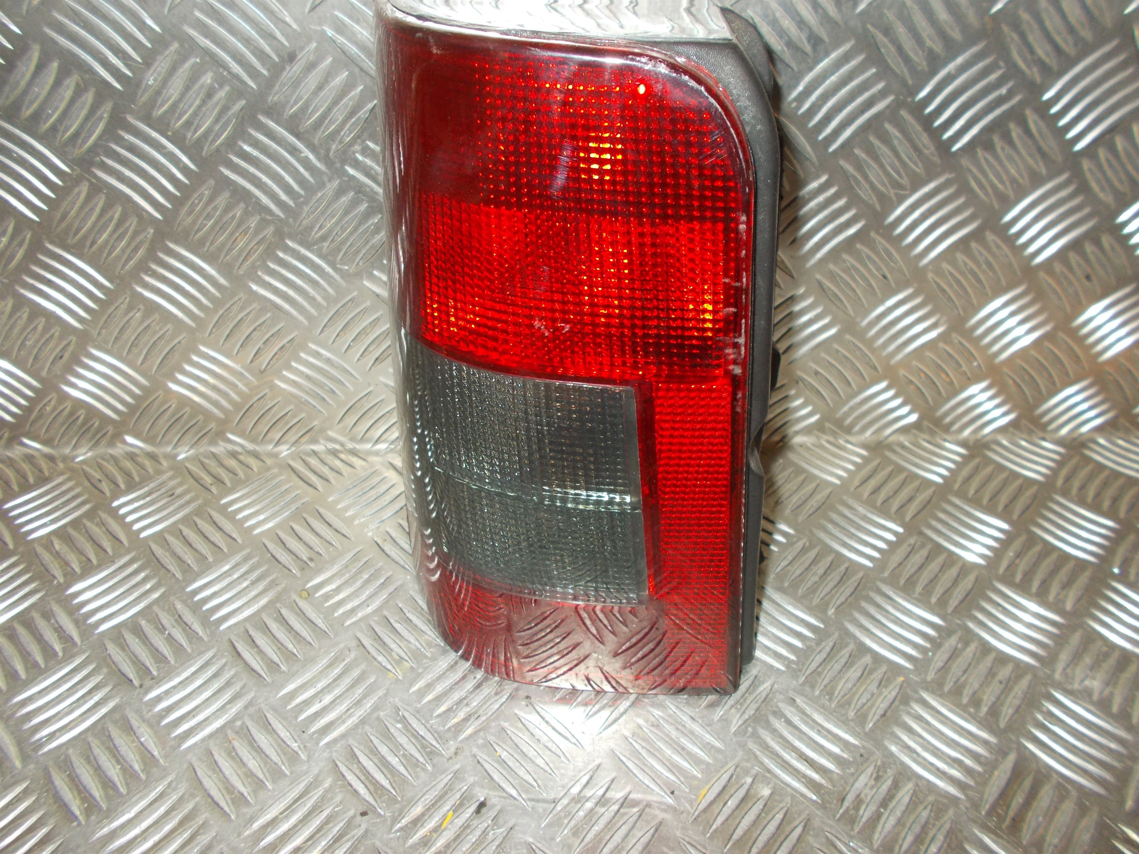 Citroen Berlingo Baglygte Med OEM Nr. Ophugger Fra Citroen Ophugger