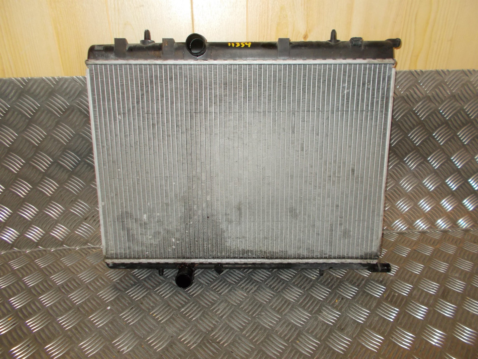 Citroen Berlingo Køler Med OEM Nr. 1330F4 Fra Citroen Ophugger