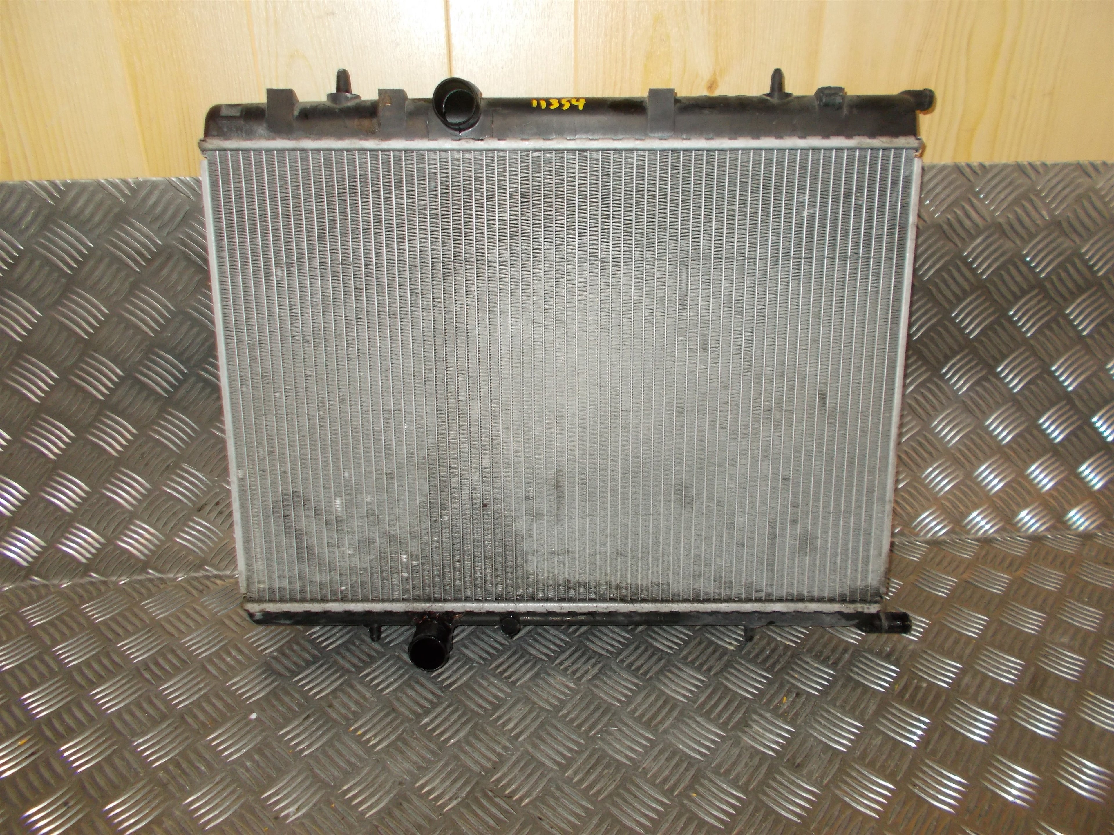 Citroen Berlingo Køler Med OEM Nr. 1130J3 Fra Citroen Ophugger
