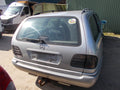 Mercedes E W210 Pluk-Selv-Bil Med OEM Nr. Ophugger Fra Mercedes Ophugger
