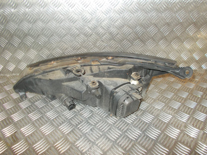 Ford Focus Forlygte Med OEM Nr. Ophugger Fra Ford Ophugger