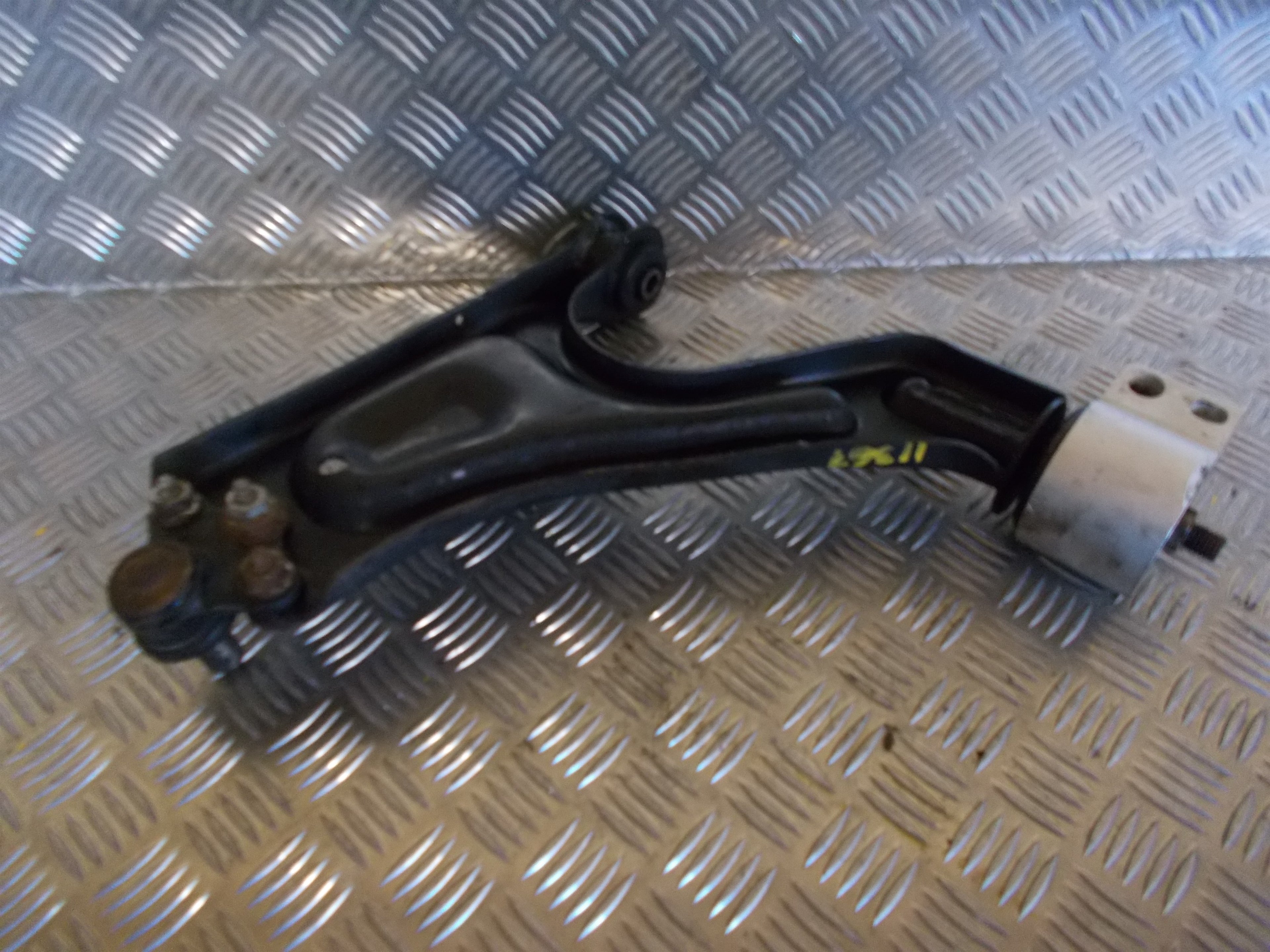 Saab 9-5 Bærearm F.N. H Med OEM Nr. Ophugger Fra Saab Ophugger