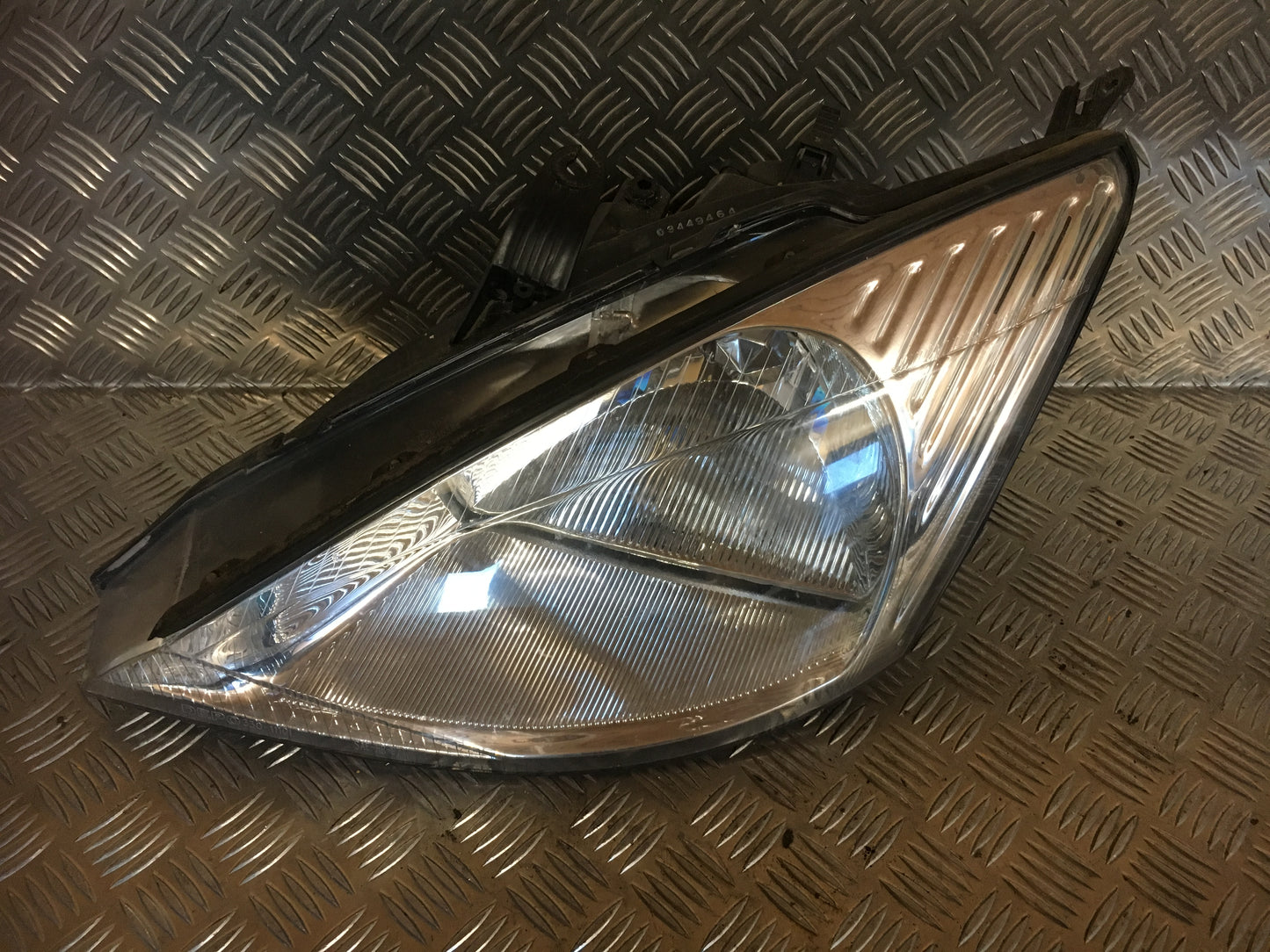 Ford Focus Forlygte Med OEM Nr. 1M5113006FA Fra Ford Ophugger