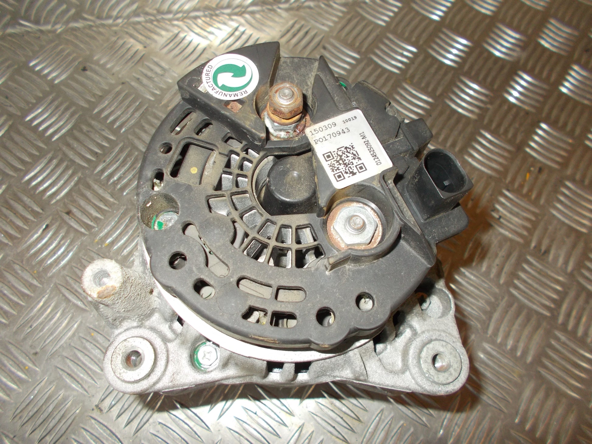 Skoda Fabia Generator Med OEM Nr. 282990 Fra Skoda Ophugger