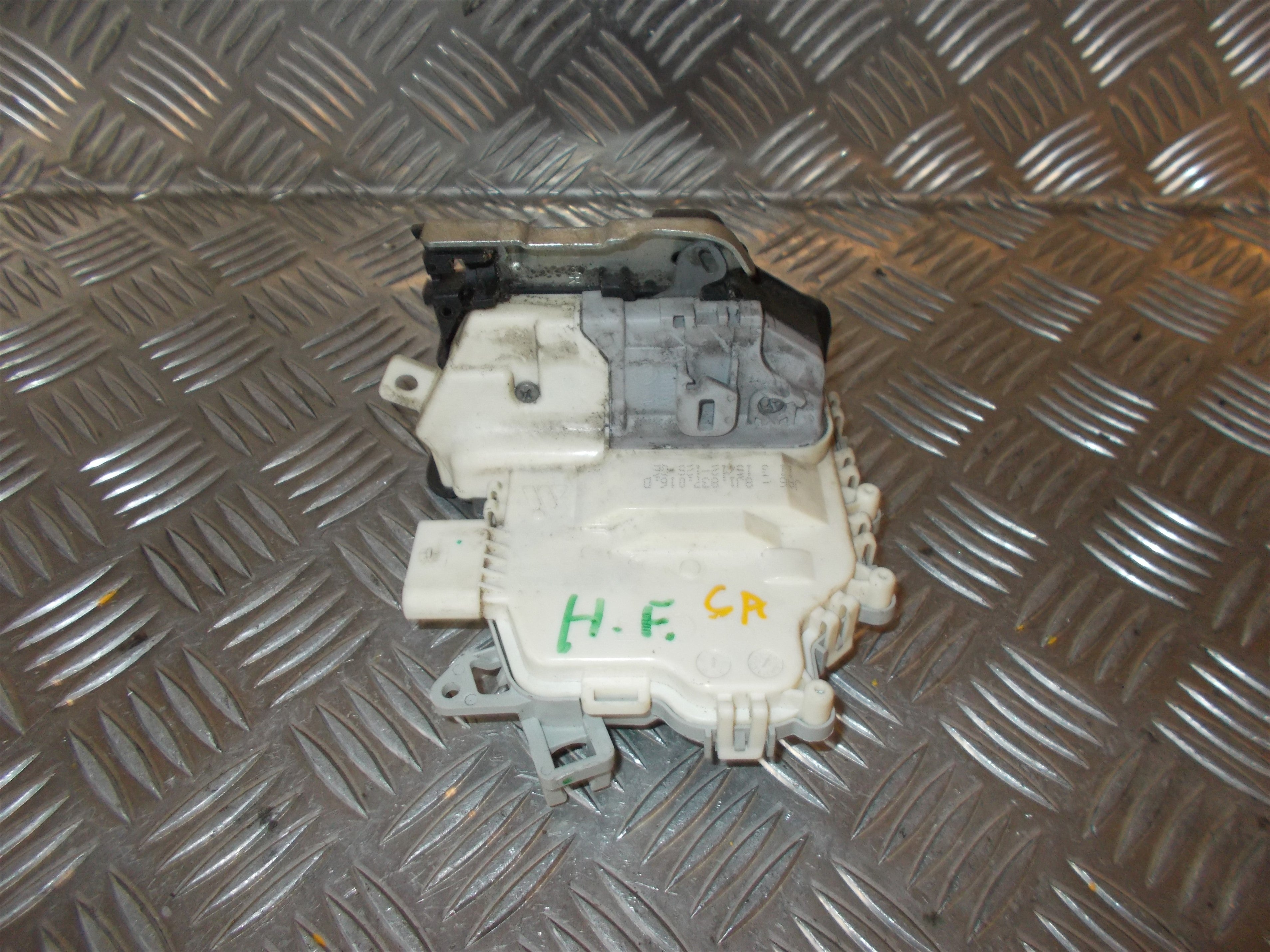 Audi Q3 Dørlås Med OEM Nr. 8J1837016D Fra Audi Ophugger