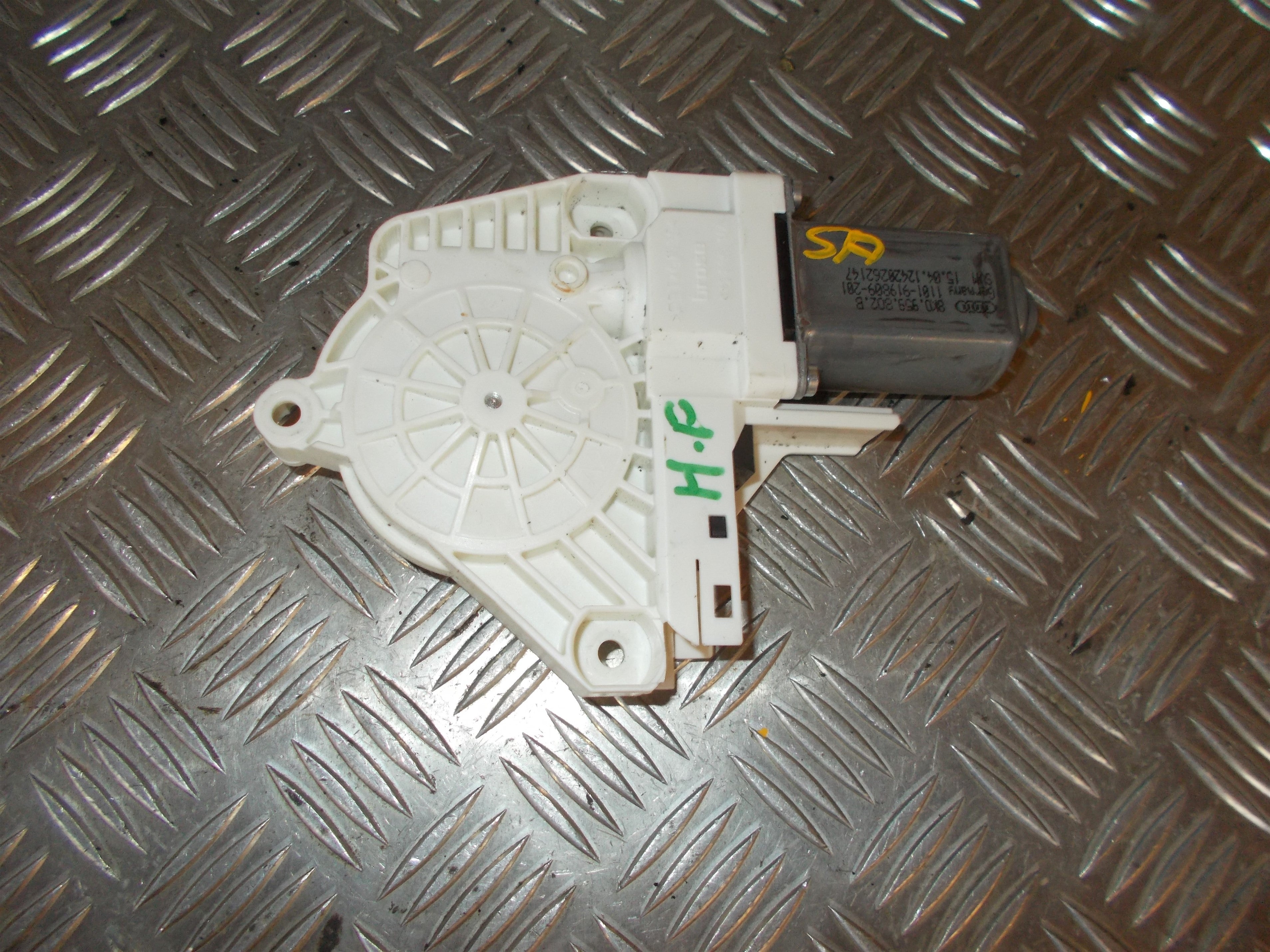 Audi Q3 Rudemotor - Rudehejs Med OEM Nr. 8K0959802B Fra Audi Ophugger