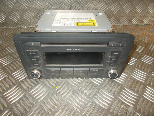 Audi A3 8P Radio M/Cd Med OEM Nr. 8P0035186P Fra Audi Ophugger