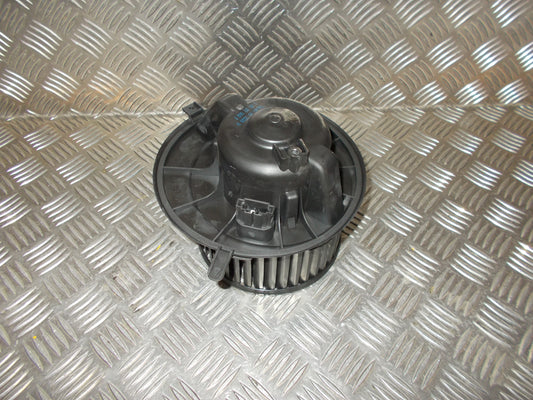 Audi A3 8P Varmeblæser Med OEM Nr. 1K1819015A Fra Audi Ophugger