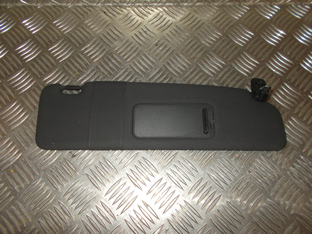 Audi A3 Solskærm Med OEM Nr. 8P7857552 Fra Audi Ophugger
