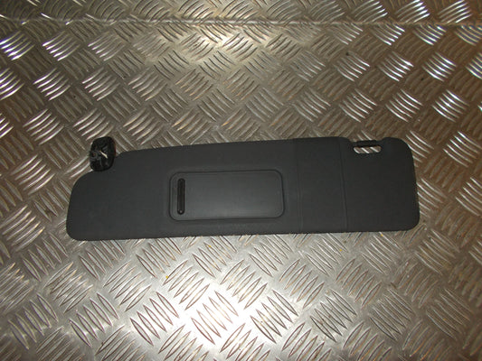 Audi A3 8P Solskærm Med OEM Nr. 8P7857551 Fra Audi Ophugger