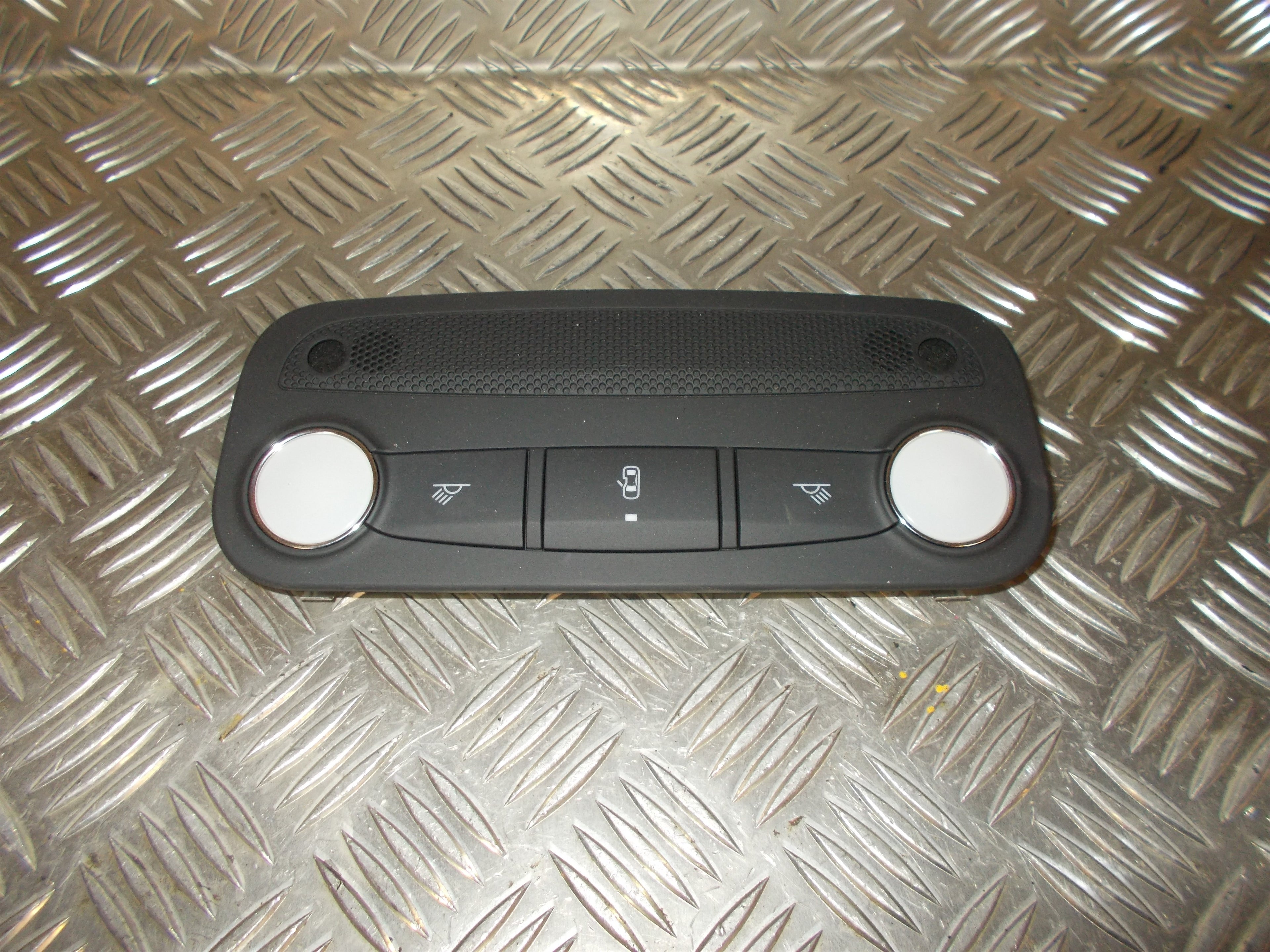 Audi A3 Loftslys Med OEM Nr. 6J0947111 Fra Audi Ophugger