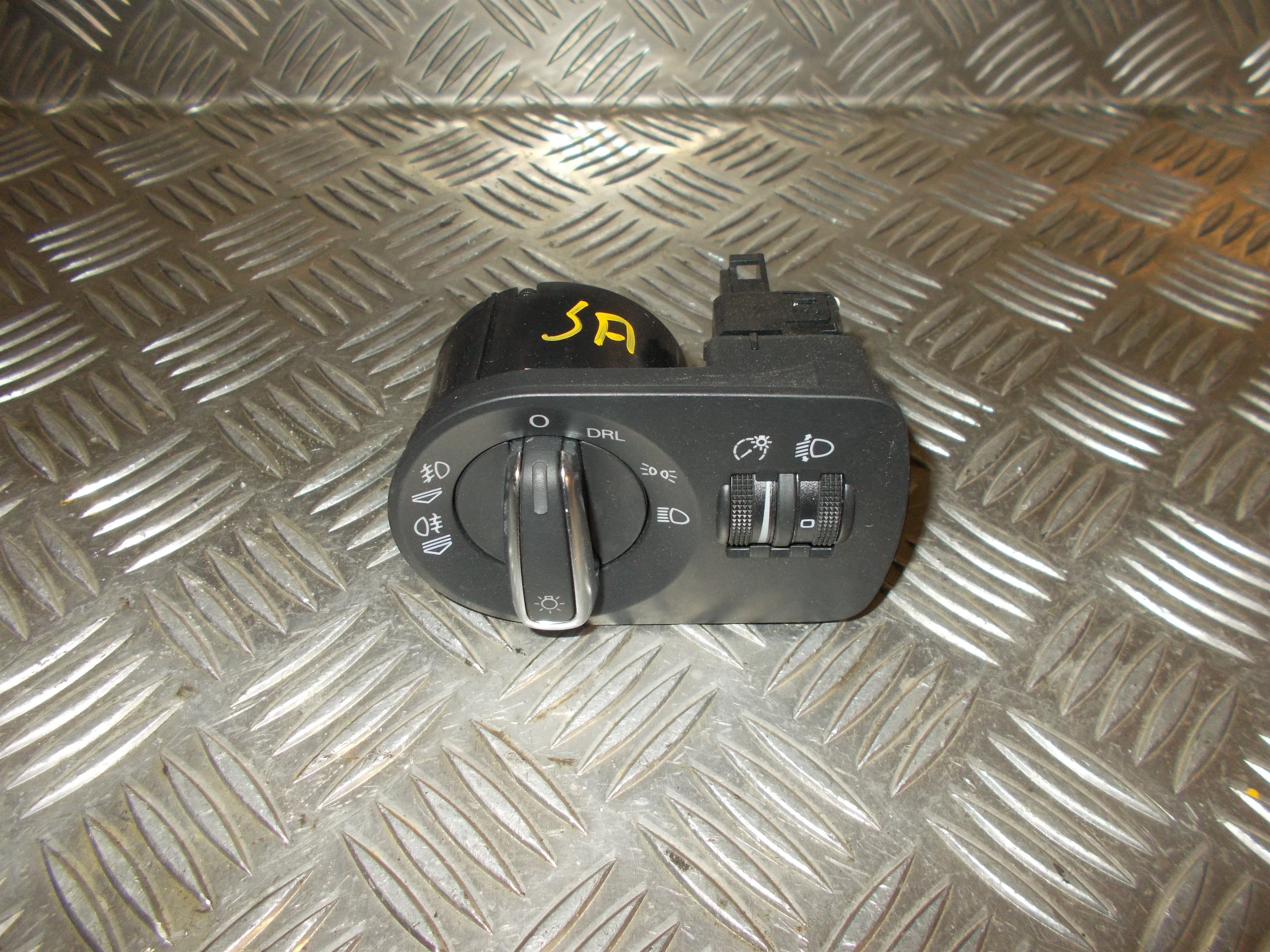 Audi A3 Kontakt Lys Med OEM Nr. 8P0919094A Fra Audi Ophugger