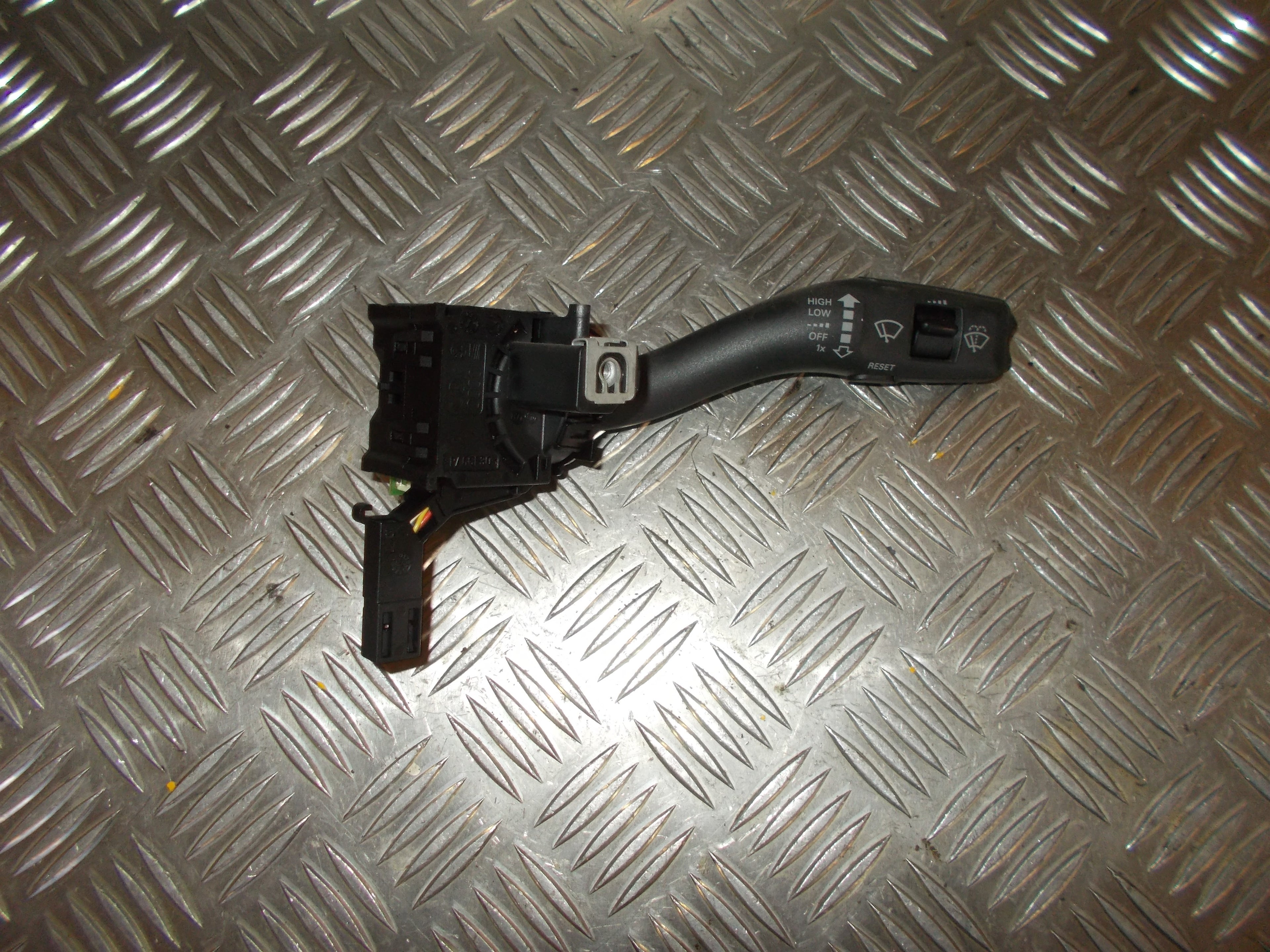Audi A3 Kontakt Visker Med OEM Nr. 8P0953519G Fra Audi Ophugger