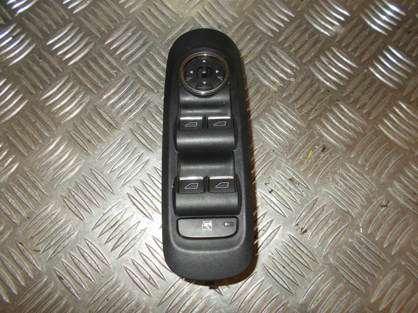 Ford Mondeo 4 Kontakt Rudehejs Med OEM Nr. 7S7T14A132AB Fra Ford Ophugger