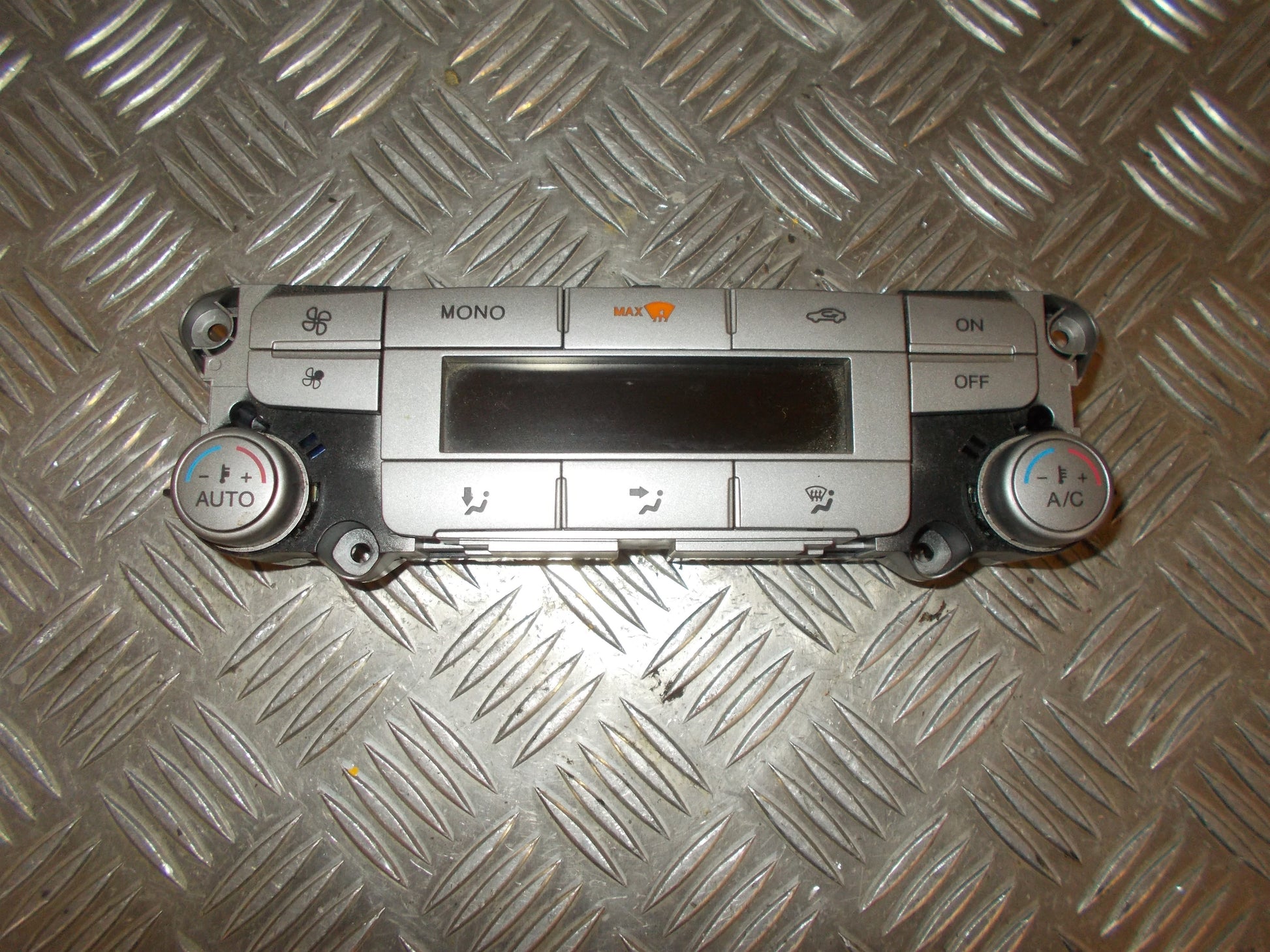 Ford Mondeo 4 Varmeregulering Med OEM Nr. 7S7T18C612AG Fra Ford Ophugger